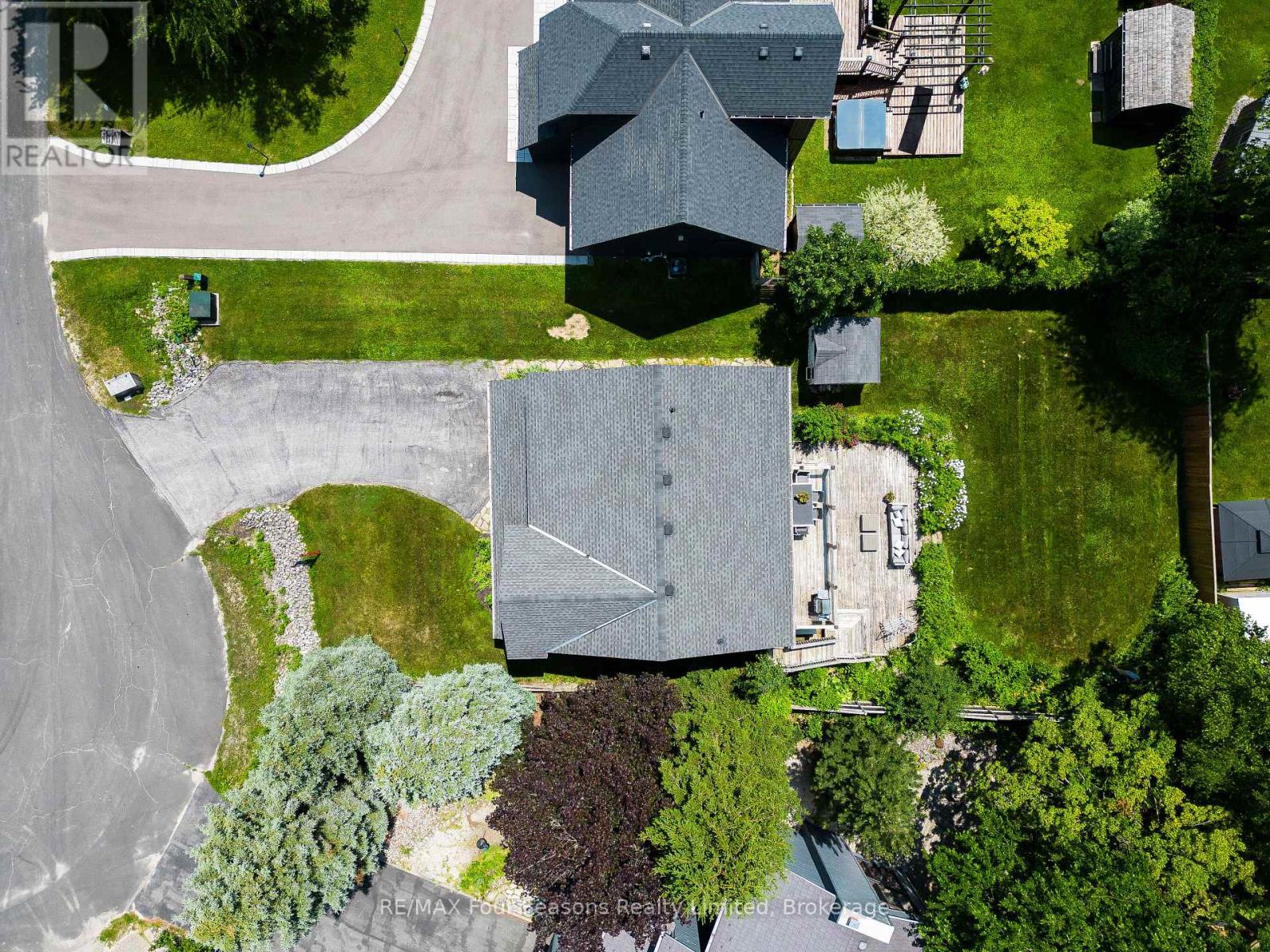 104 Laurie's Court, Blue Mountains, Ontario  L9Y 0L4 - Photo 36 - X12787816