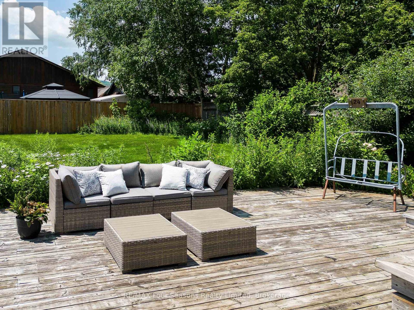 104 Laurie's Court, Blue Mountains, Ontario  L9Y 0L4 - Photo 38 - X12787816