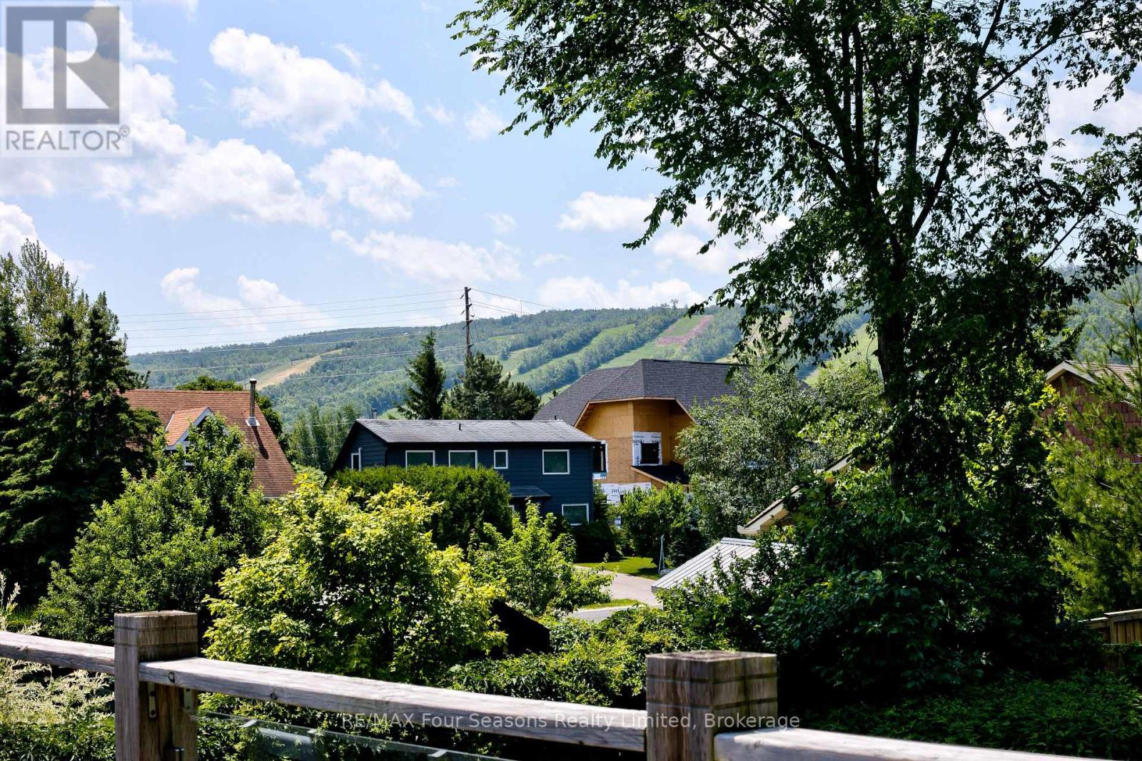 104 Laurie's Court, Blue Mountains, Ontario  L9Y 0L4 - Photo 39 - X12787816