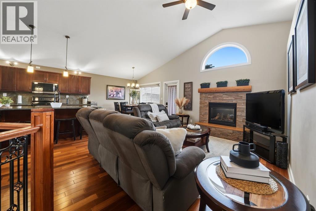 124 Isherwood Close, Red Deer, Alberta  T4R 0B5 - Photo 13 - A2305284