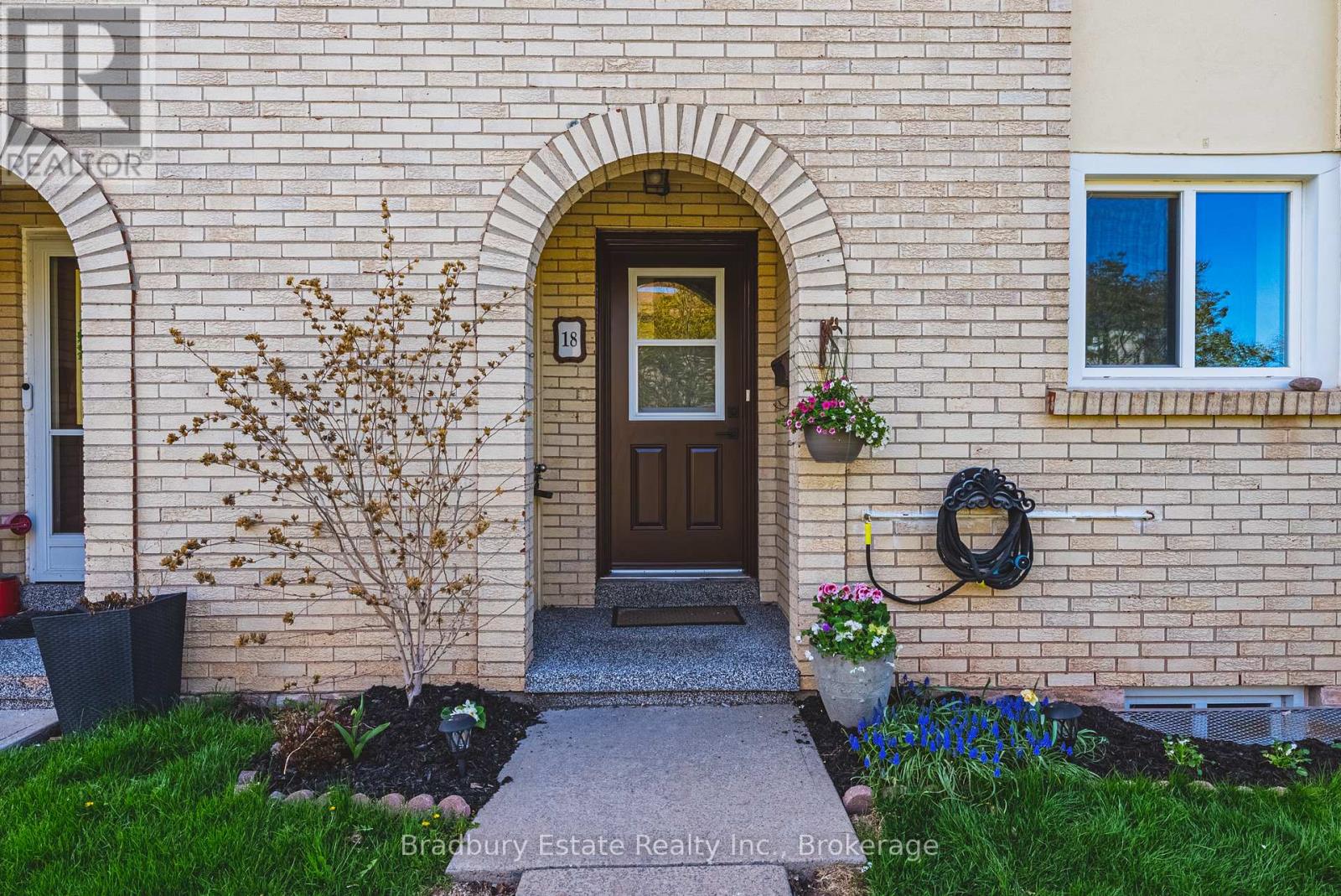 18 - 1450 Sixth Line, Oakville, Ontario  L6H 1X7 - Photo 2 - W13065080