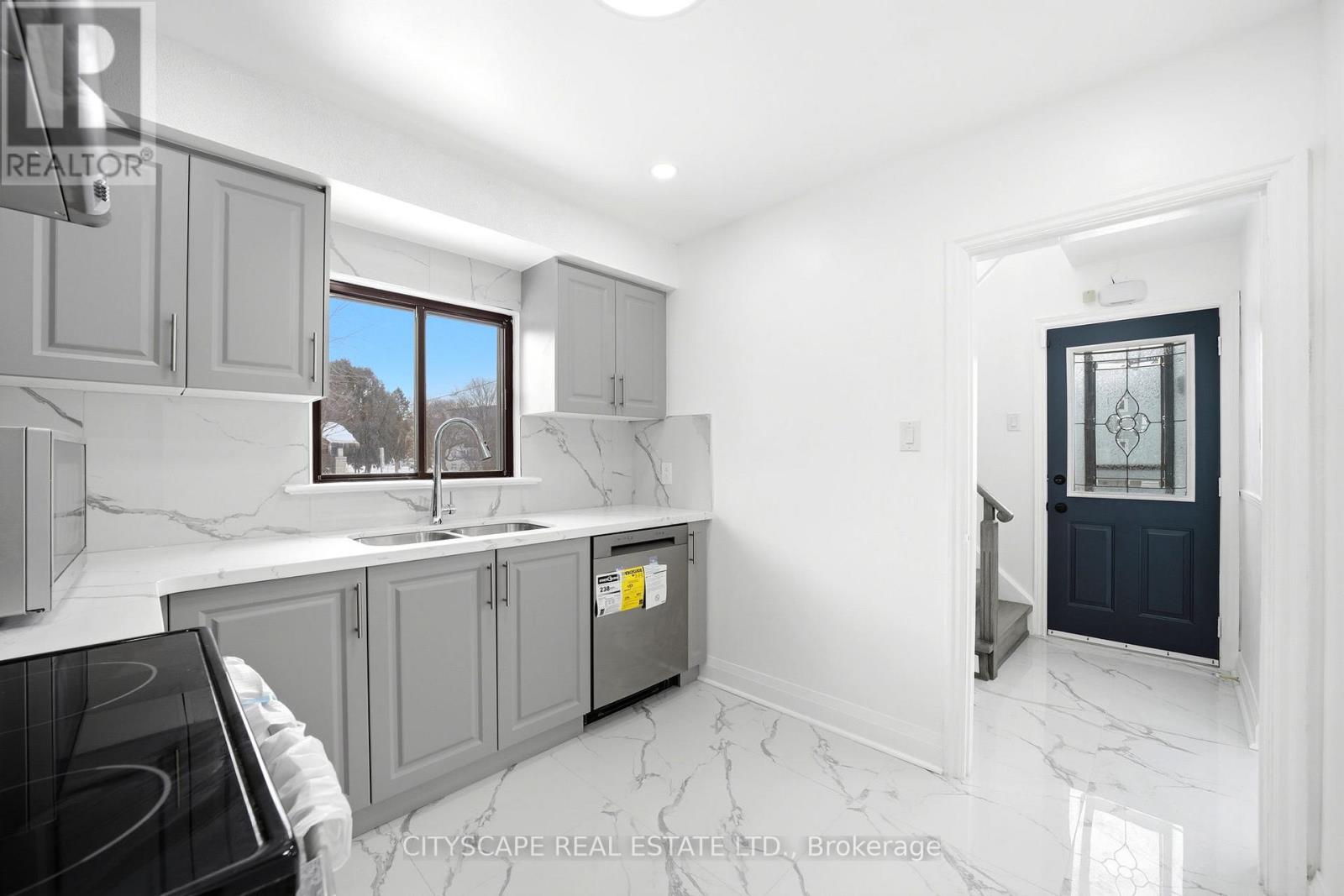 759 Midland Avenue, Toronto, Ontario  M1K 4E5 - Photo 5 - E12792386