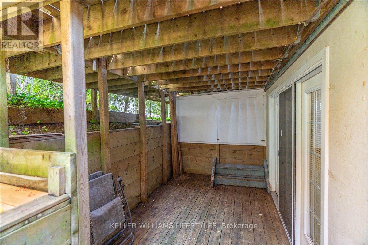 40 Lakeside Circle, Lambton Shores, Ontario  N0M 1T0 - Photo 37 - X12753176