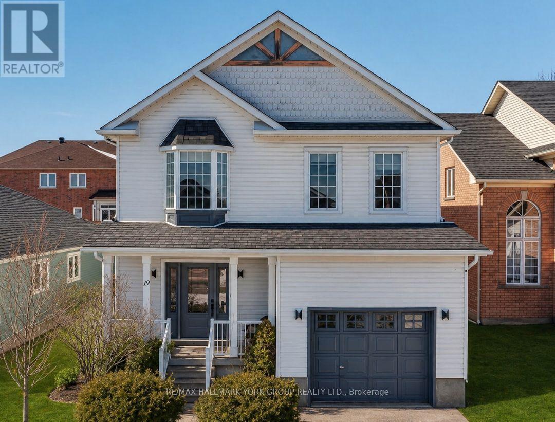 19 SILVERSTONE CRESCENT, Georgina, Ontario