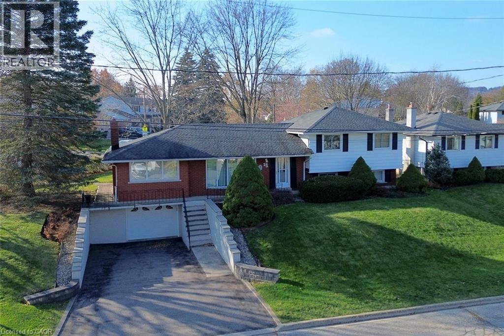 23 Lynndale Drive, Dundas, Ontario  L9H 3L4 - Photo 2 - 40793967
