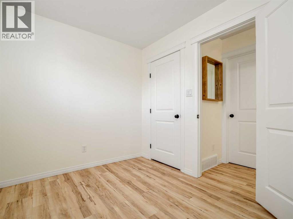 1, 16 Cougar Cove N, Lethbridge, Alberta  T1H 5V4 - Photo 27 - A2306499