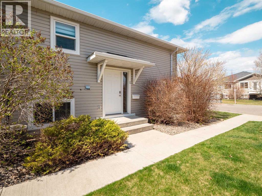 1, 16 Cougar Cove N, Lethbridge, Alberta  T1H 5V4 - Photo 39 - A2306499