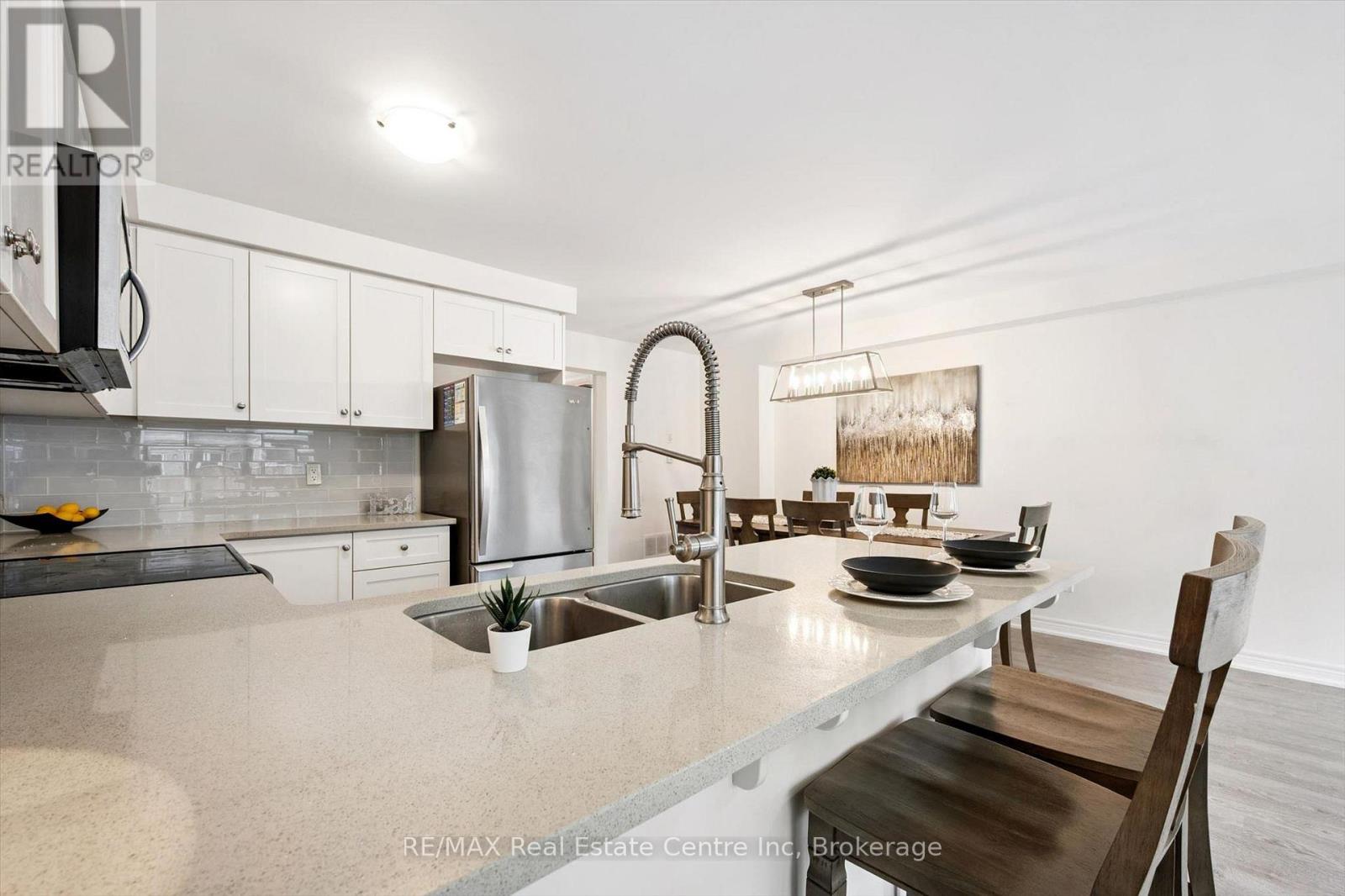26 Skinner Drive, Guelph (Grange Road), Ontario  N1E 0P7 - Photo 5 - X13064944