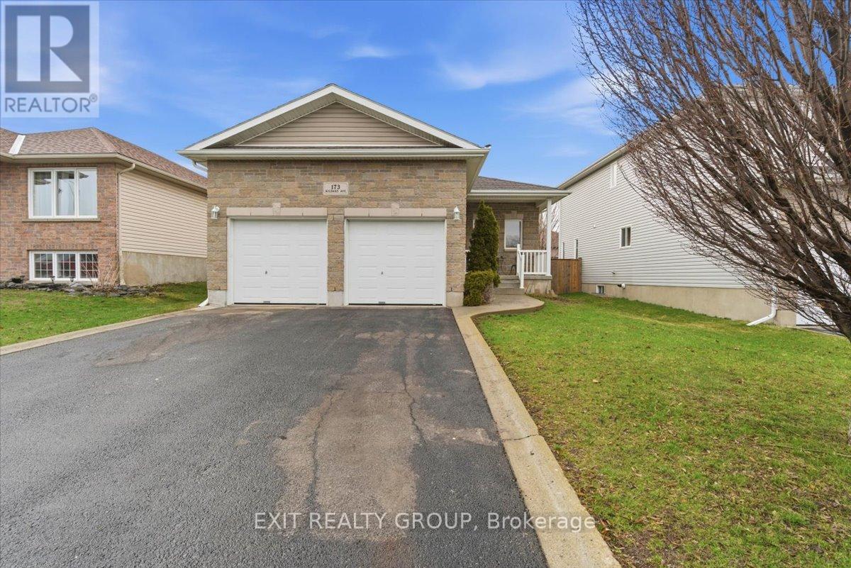 173 Kildare Avenue, Loyalist, Ontario  K7N 1Y6 - Photo 3 - X13065054
