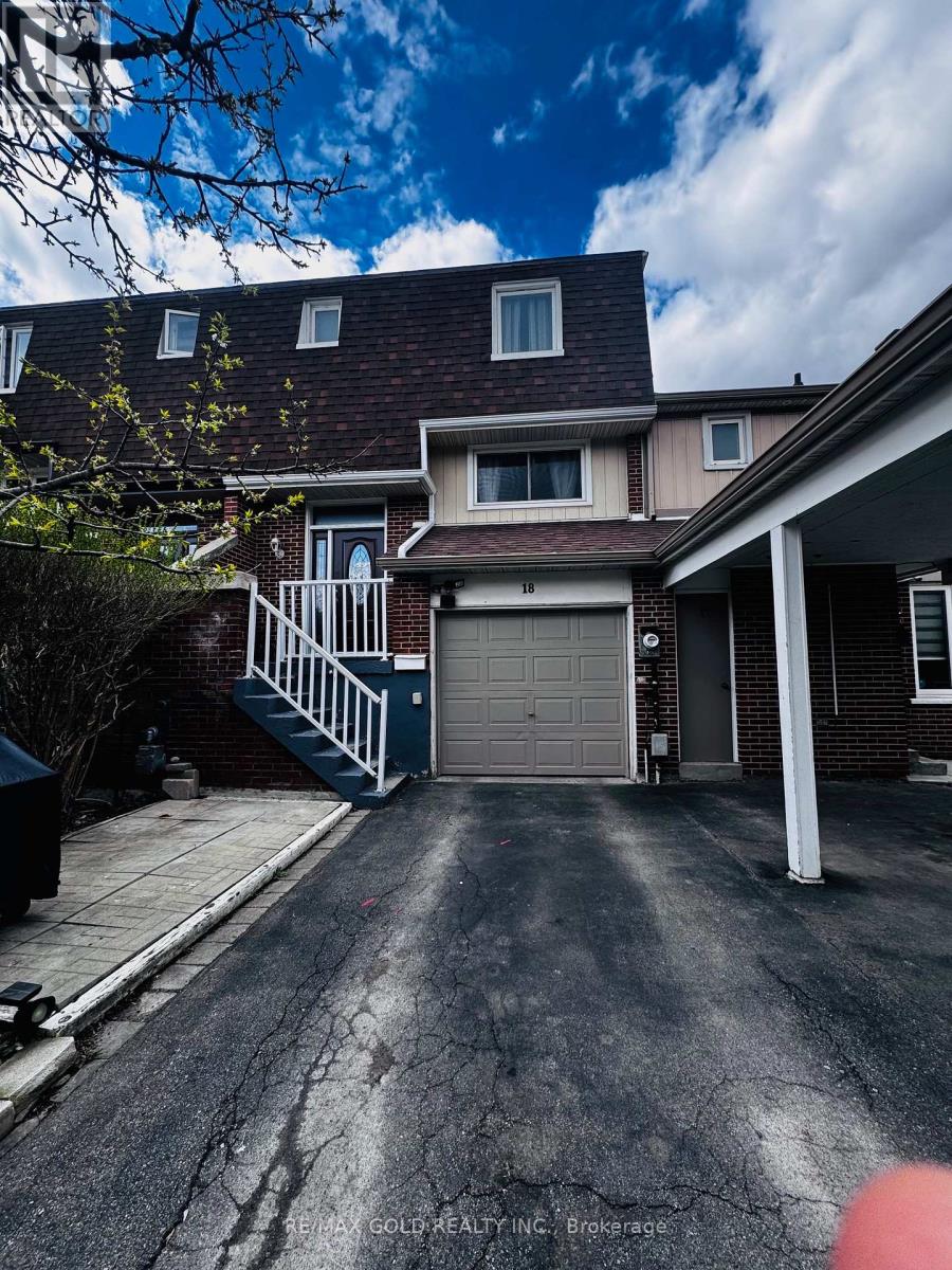 18 Peterson Court, Brampton, Ontario  L6Z 1K6 - Photo 2 - W12740648