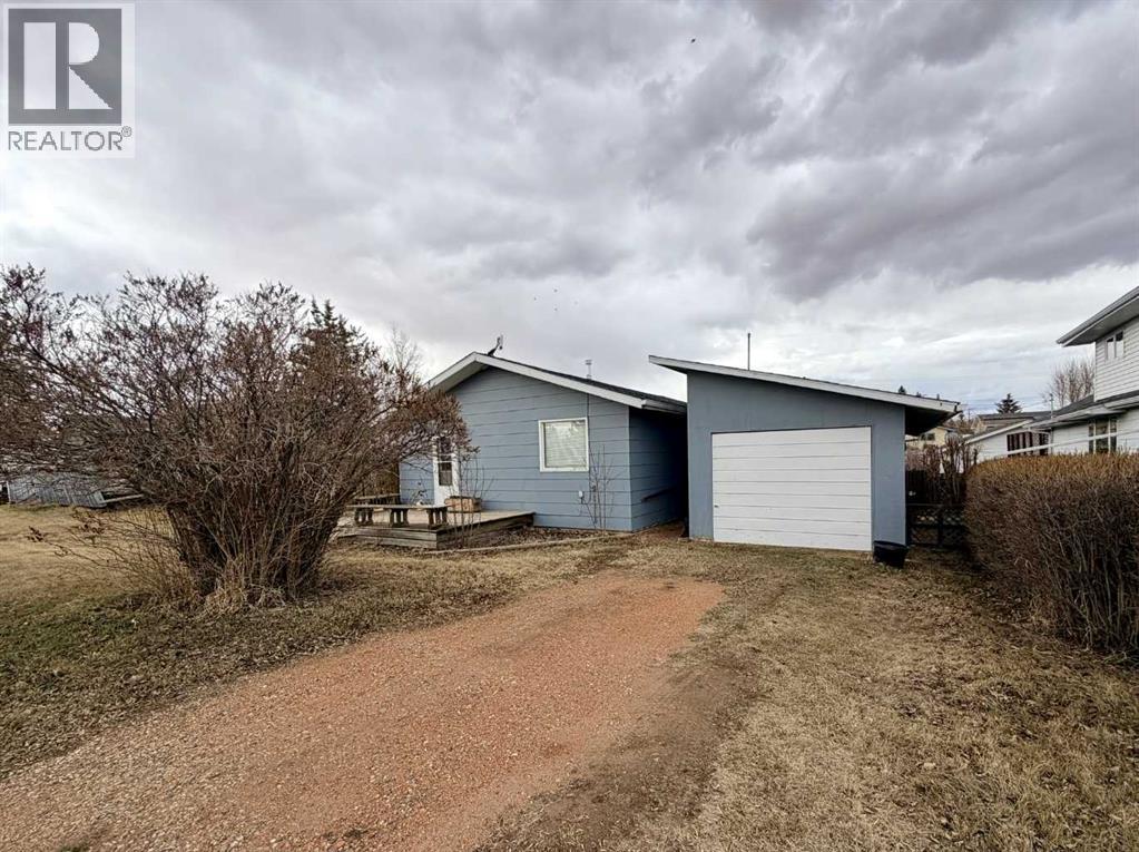 122 Trochu Avenue, Trochu, Alberta  T0M 2C0 - Photo 2 - A2300276