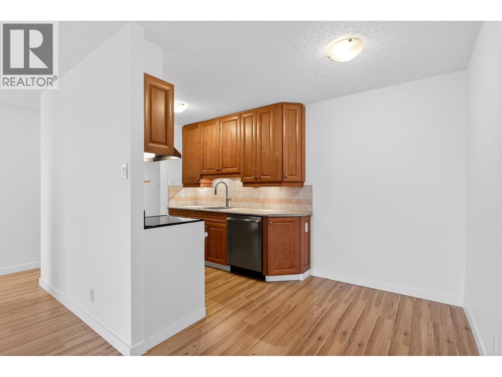 1306 2016 Fullerton Avenue, North Vancouver, British Columbia  V7N 3E9 - Photo 3 - R3117514