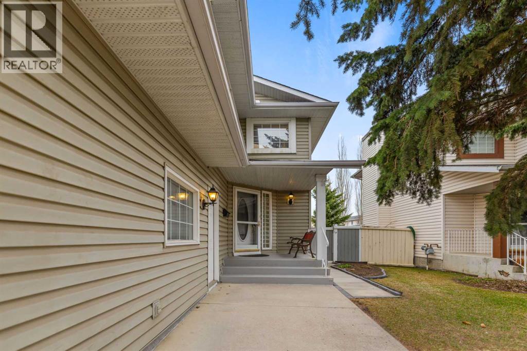 14950 Mt Mckenzie Drive Se, Calgary, Alberta  T2Z 2L4 - Photo 3 - A2305594