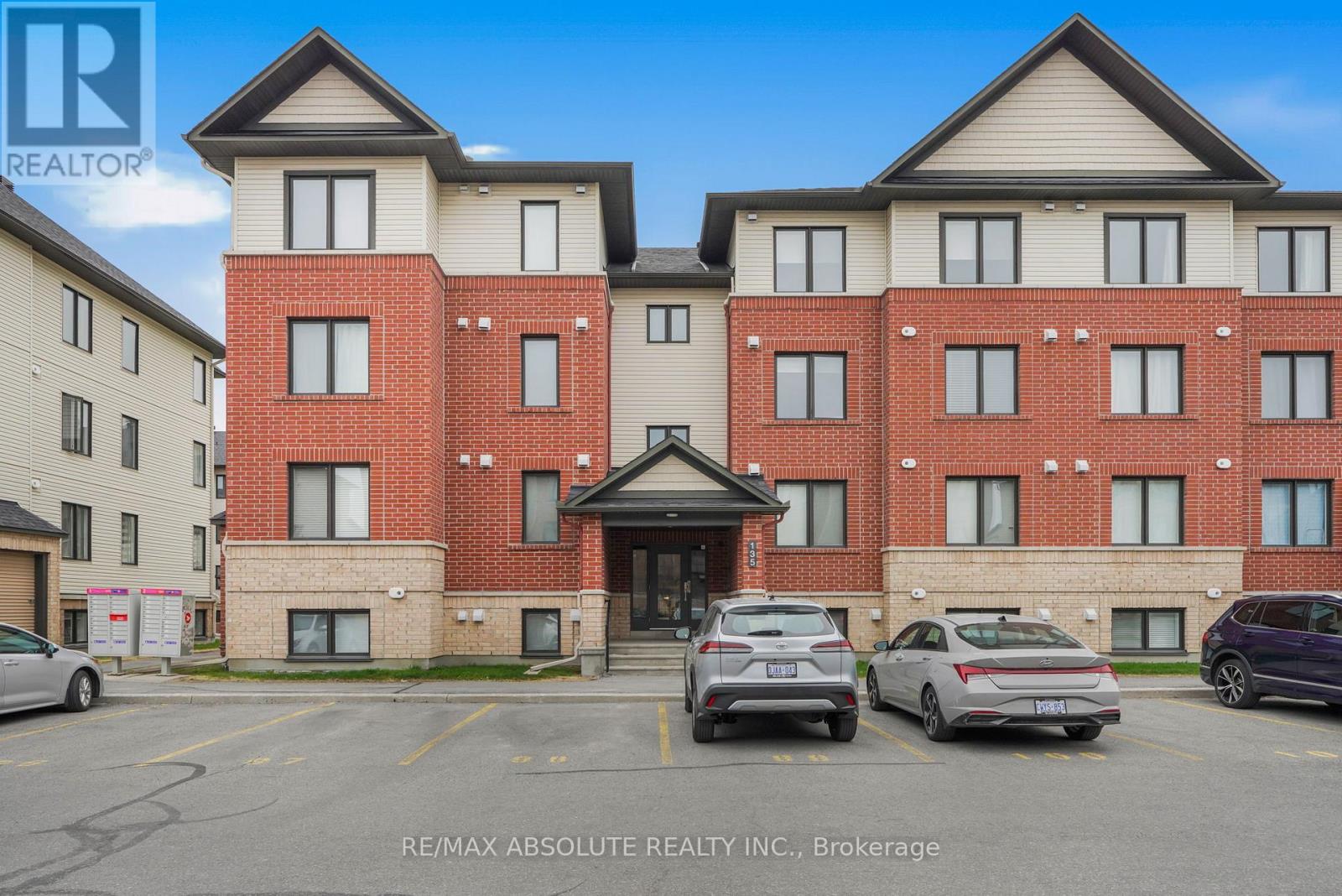 6 - 135 BLUESTONE PRIVATE, Ottawa, Ontario