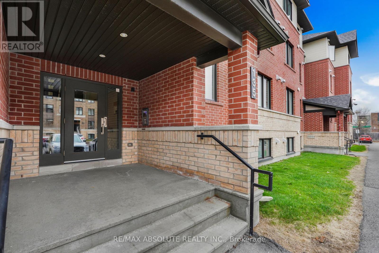 6 - 135 Bluestone Private, Ottawa, Ontario  K4A 0X7 - Photo 2 - X12775094