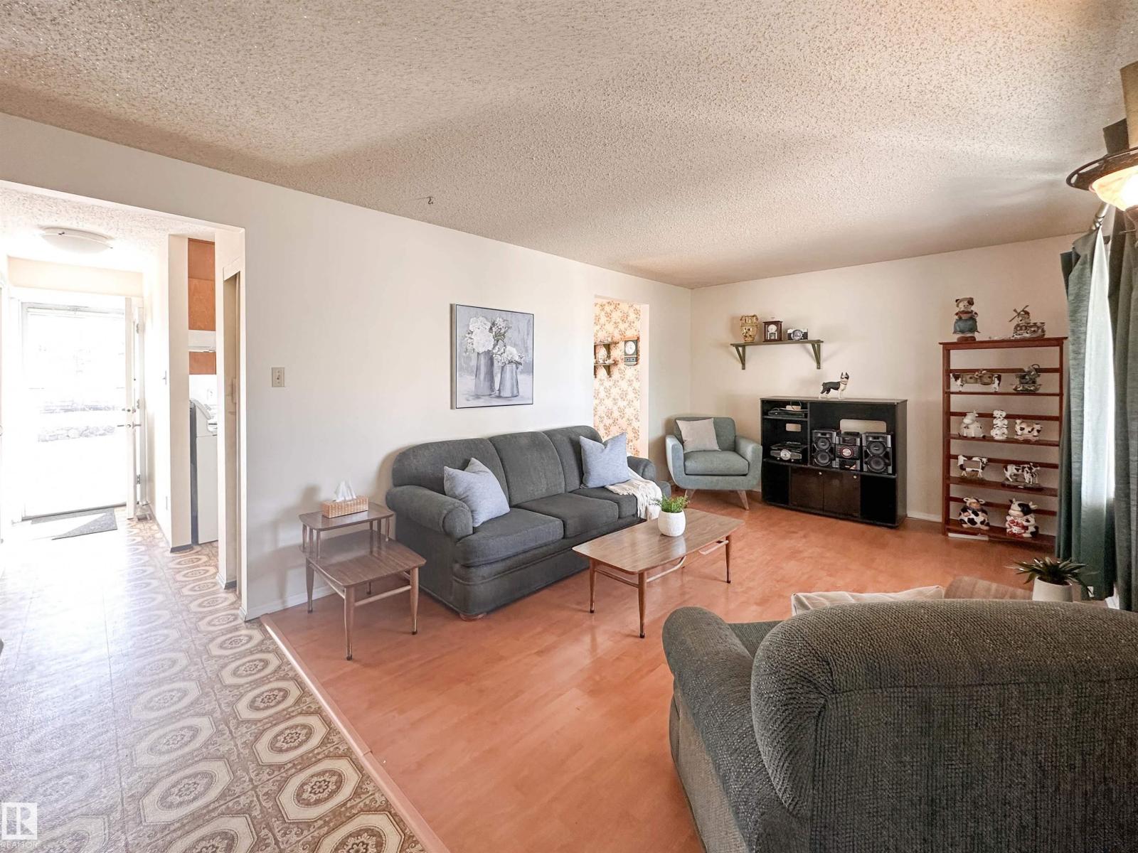 1 Forest Dr, St. Albert, Alberta  T8N 1W9 - Photo 4 - E4484973