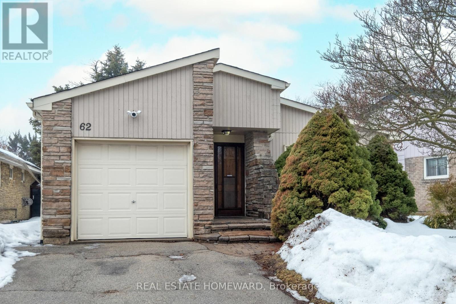 62 ARDGOWAN CRESCENT, Toronto, Ontario