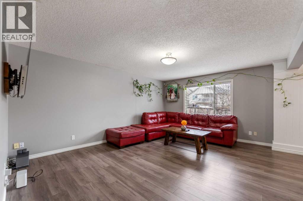 130 Invermere Drive, Chestermere, Alberta  T1X 1L1 - Photo 8 - A2303301
