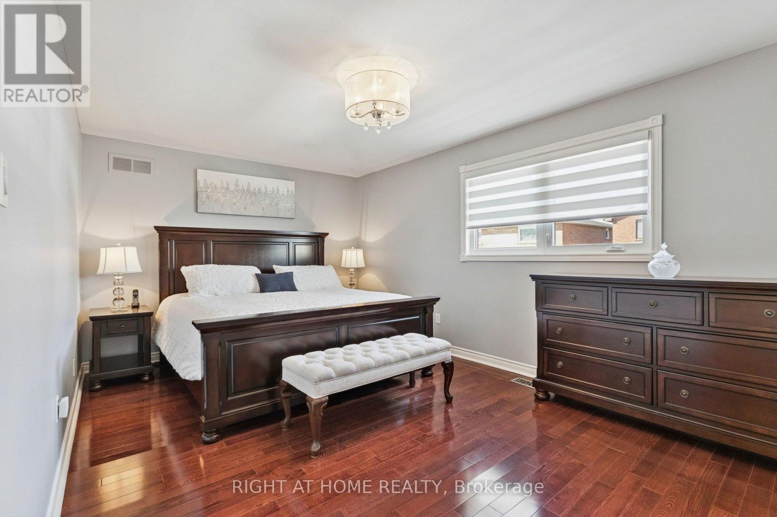 10 Claudia Avenue, Vaughan, Ontario  L4L 6S1 - Photo 21 - N12842528