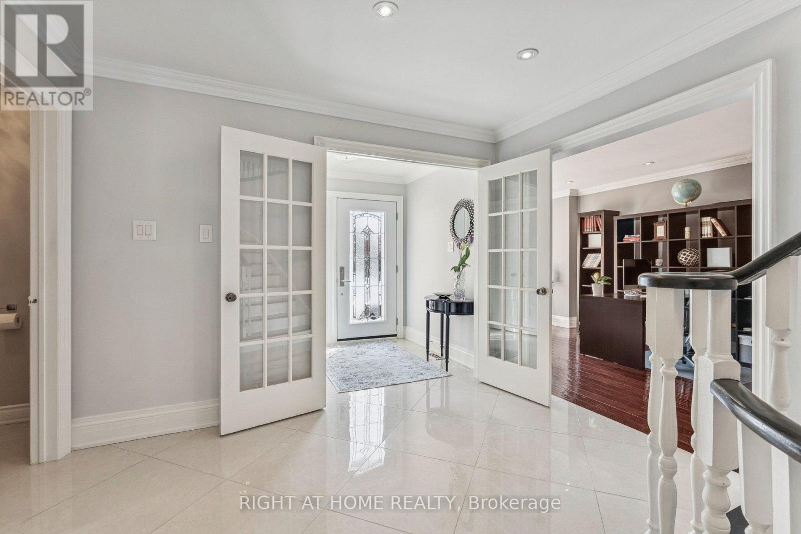 10 Claudia Avenue, Vaughan, Ontario  L4L 6S1 - Photo 6 - N12842528