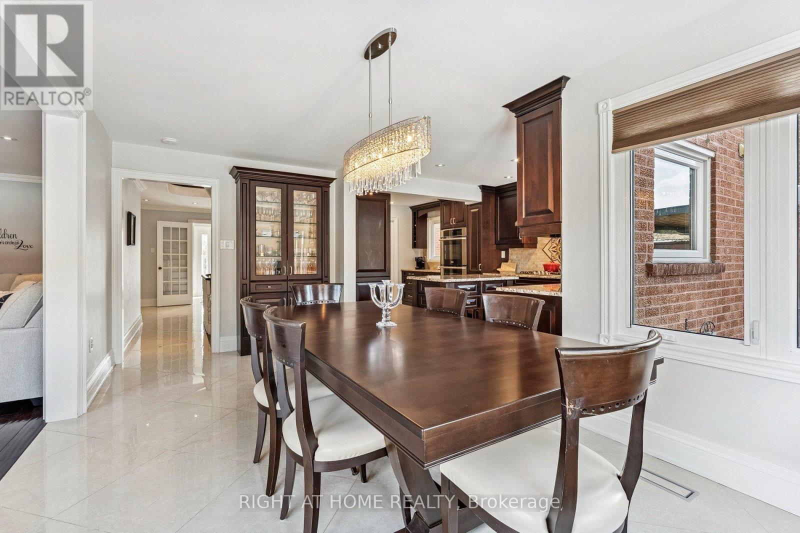 10 Claudia Avenue, Vaughan, Ontario  L4L 6S1 - Photo 10 - N12842528