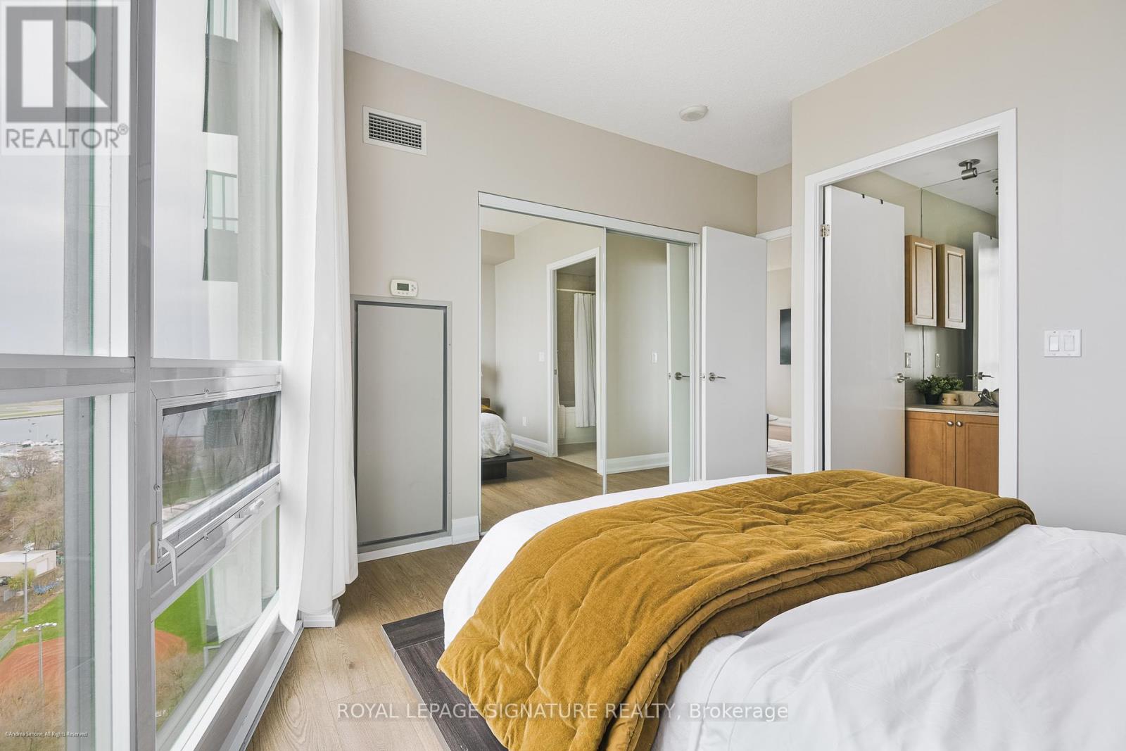 2104 - 215 Fort York Boulevard, Toronto, Ontario  M5V 4A2 - Photo 11 - C13065152