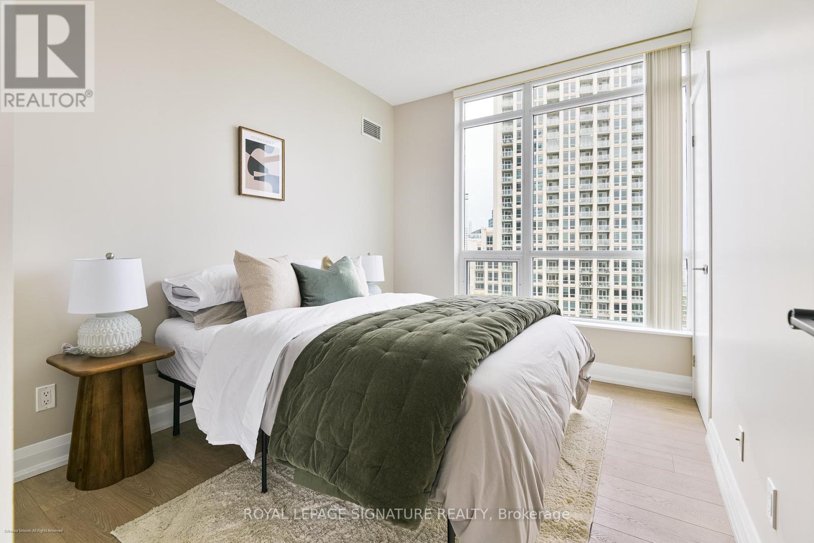 2104 - 215 Fort York Boulevard, Toronto, Ontario  M5V 4A2 - Photo 13 - C13065152