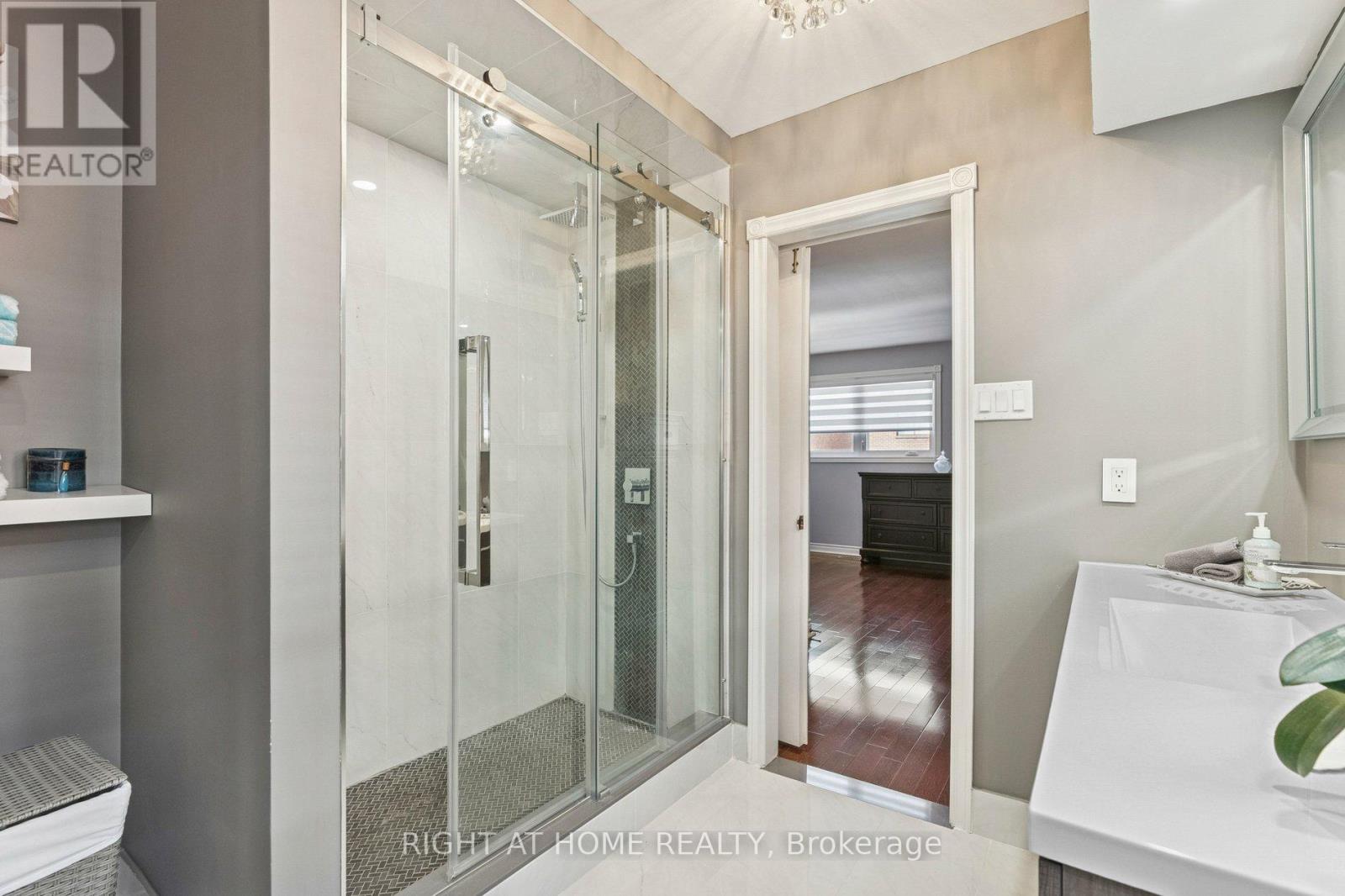 10 Claudia Avenue, Vaughan, Ontario  L4L 6S1 - Photo 24 - N12842528