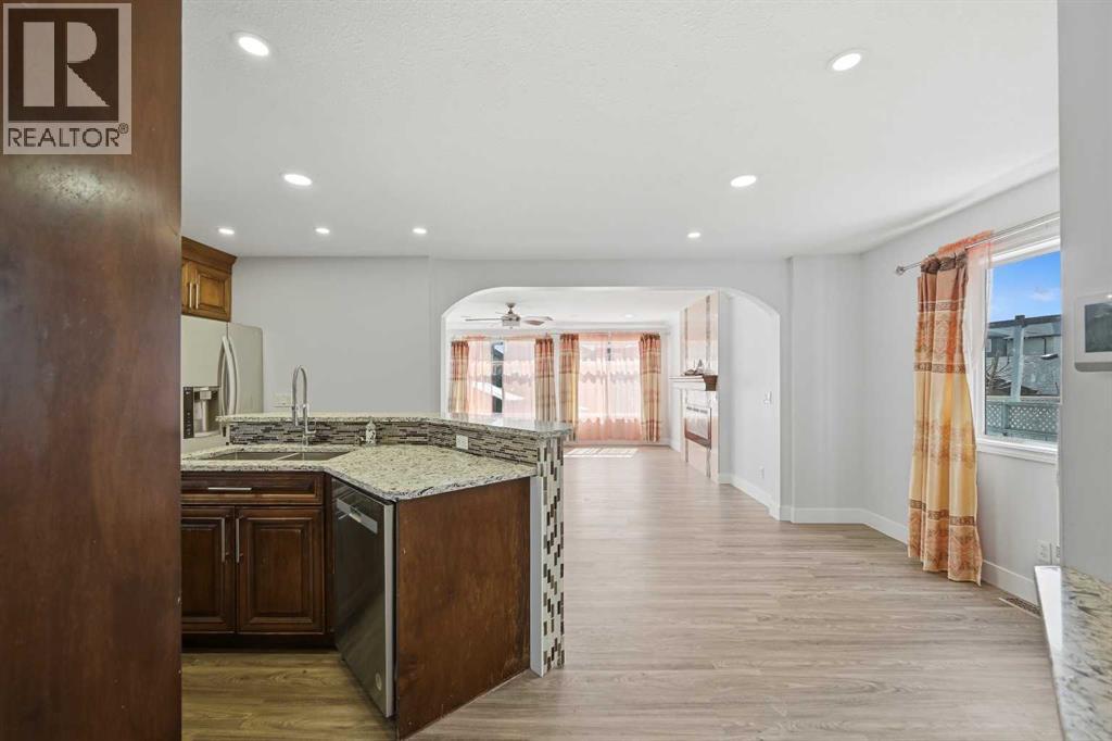 256 Saddlecrest Boulevard Ne, Calgary, Alberta  T3J 5L6 - Photo 9 - A2306148