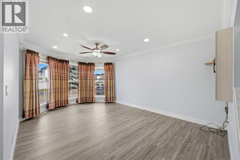 256 Saddlecrest Boulevard Ne, Calgary, Alberta  T3J 5L6 - Photo 5 - A2306148