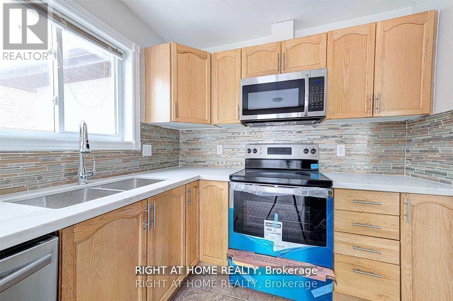 Main - 146 Cheltenham Road, Barrie, Ontario  L4M 6S6 - Photo 2 - S12858988