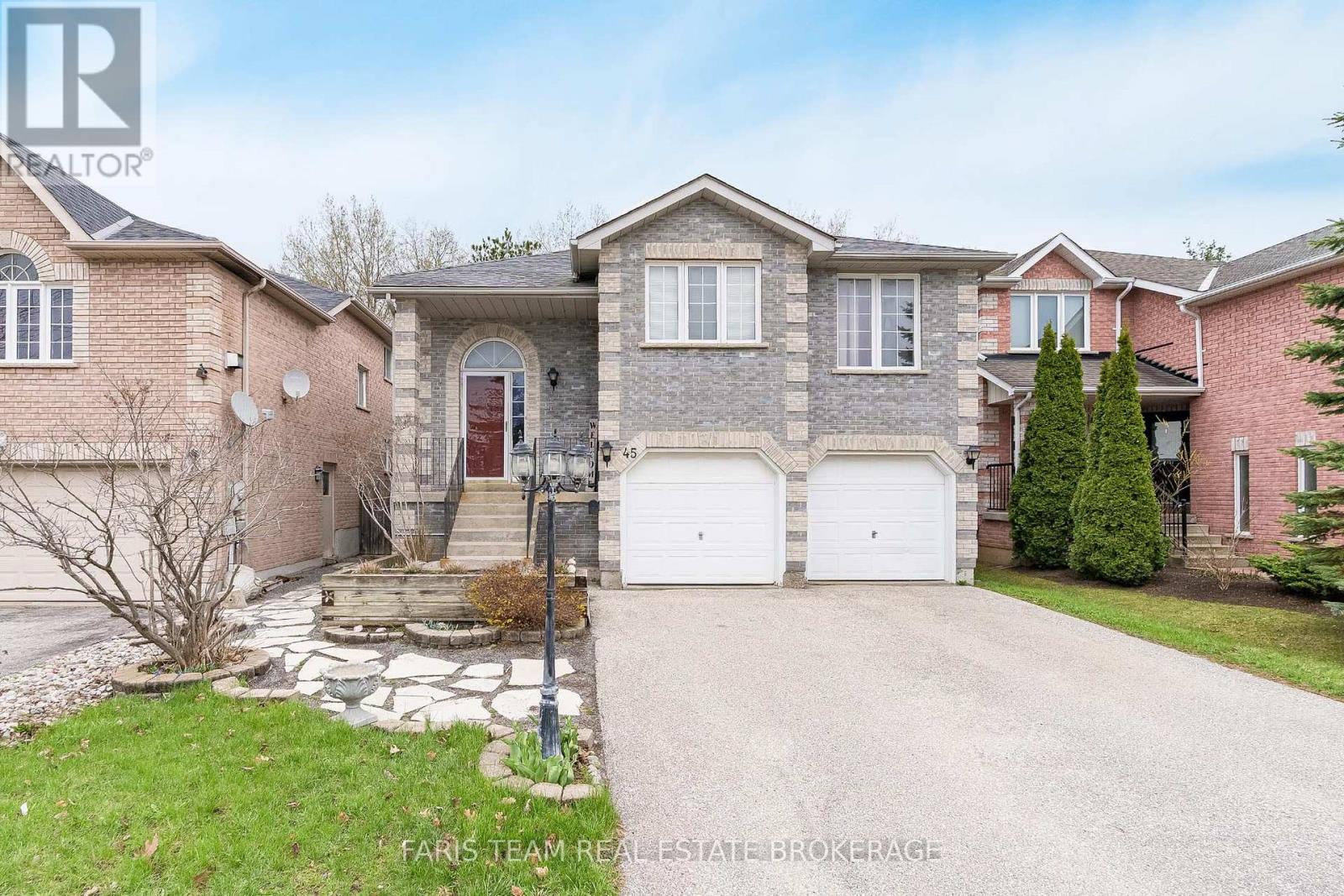 45 HAWKINS DRIVE, Barrie, Ontario