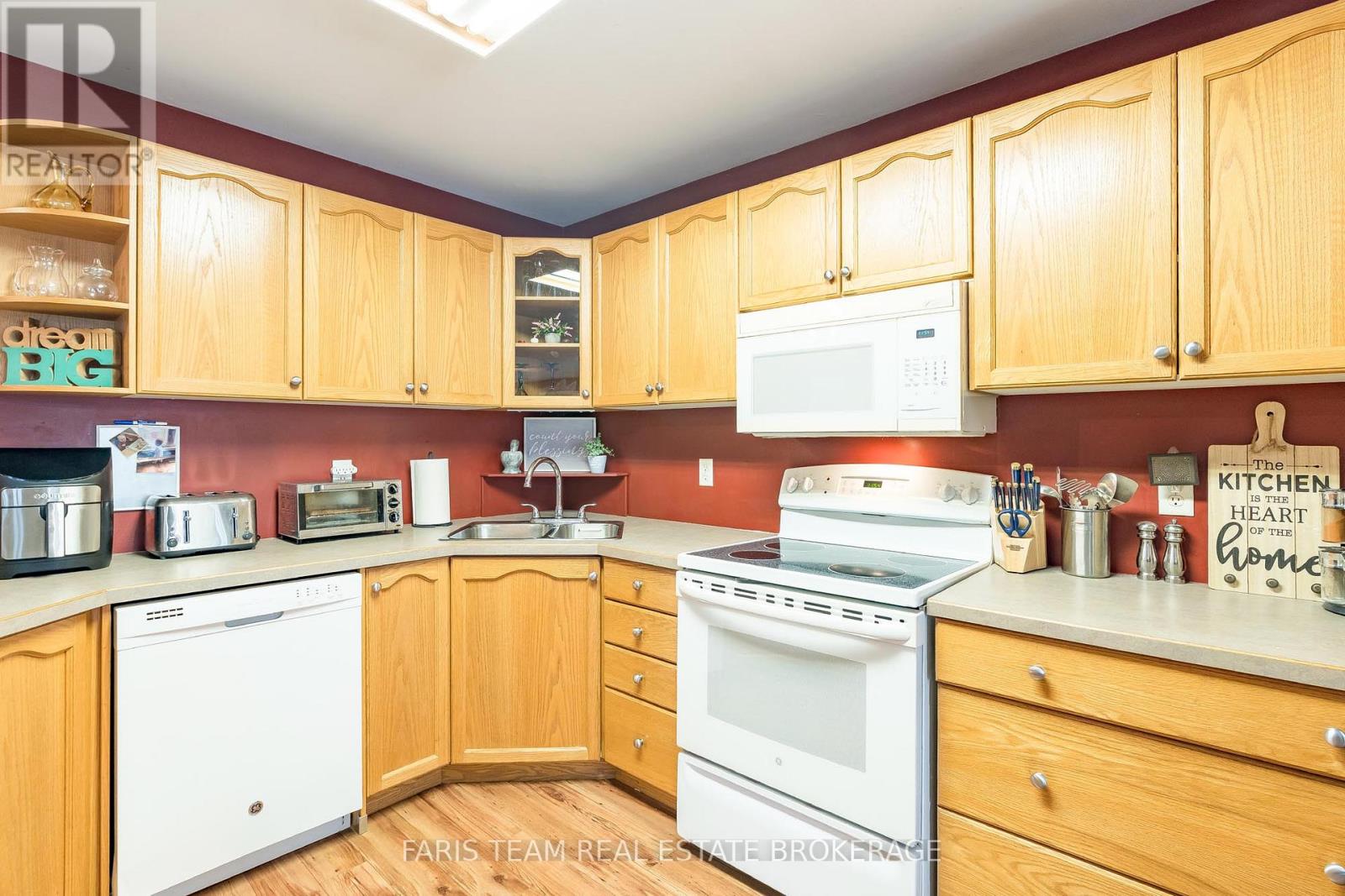 45 Hawkins Drive, Barrie, Ontario  L4N 0A7 - Photo 6 - S12975518