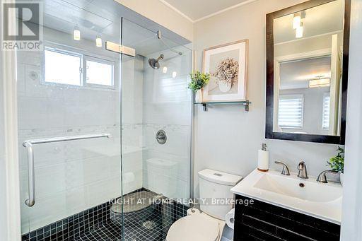 4021 Sasha Court, Mississauga, Ontario  L4W 3K9 - Photo 17 - W12713796