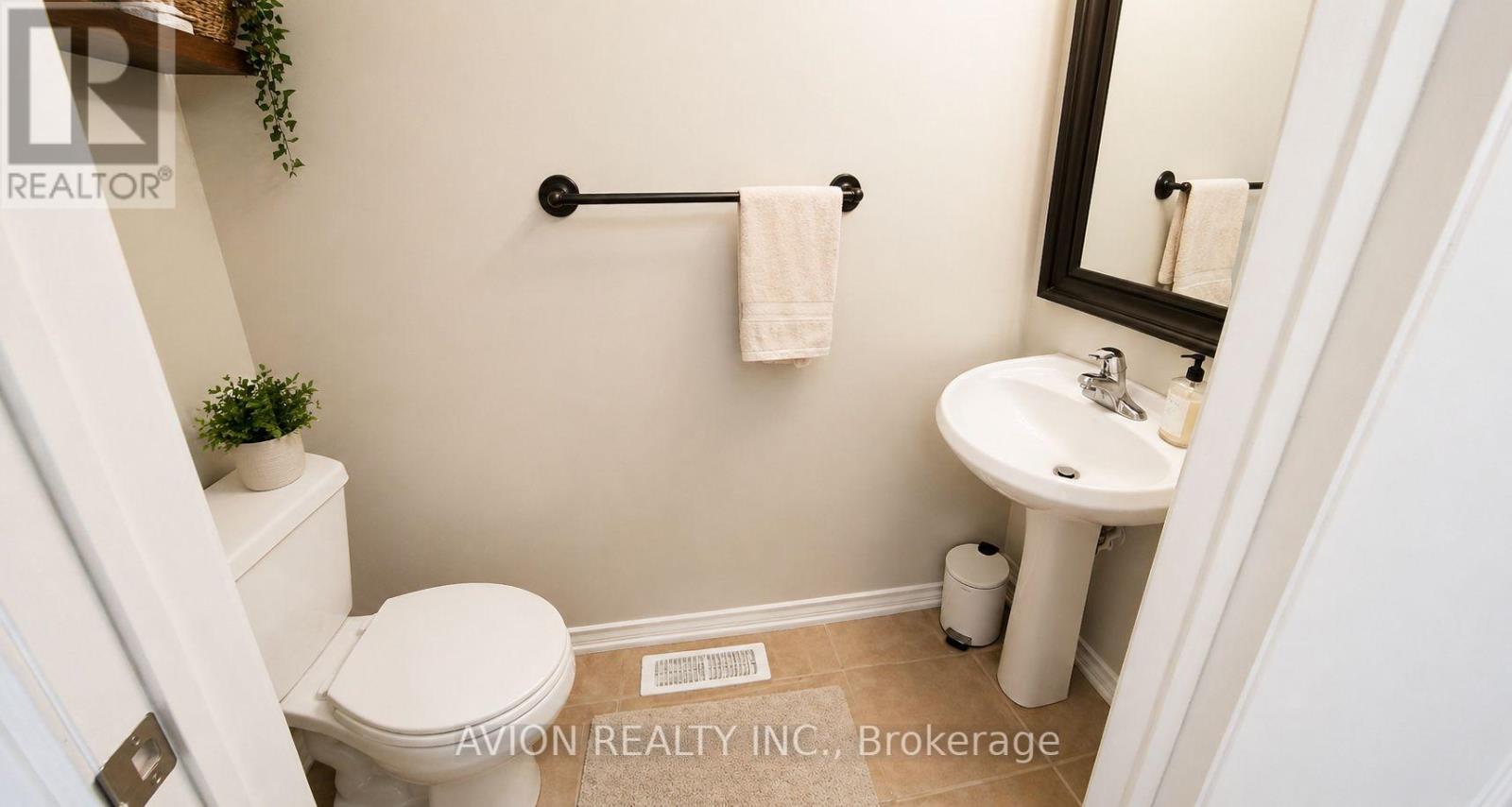 22 Marriner Crescent, Ajax, Ontario  L1Z 1Z1 - Photo 6 - E13064902