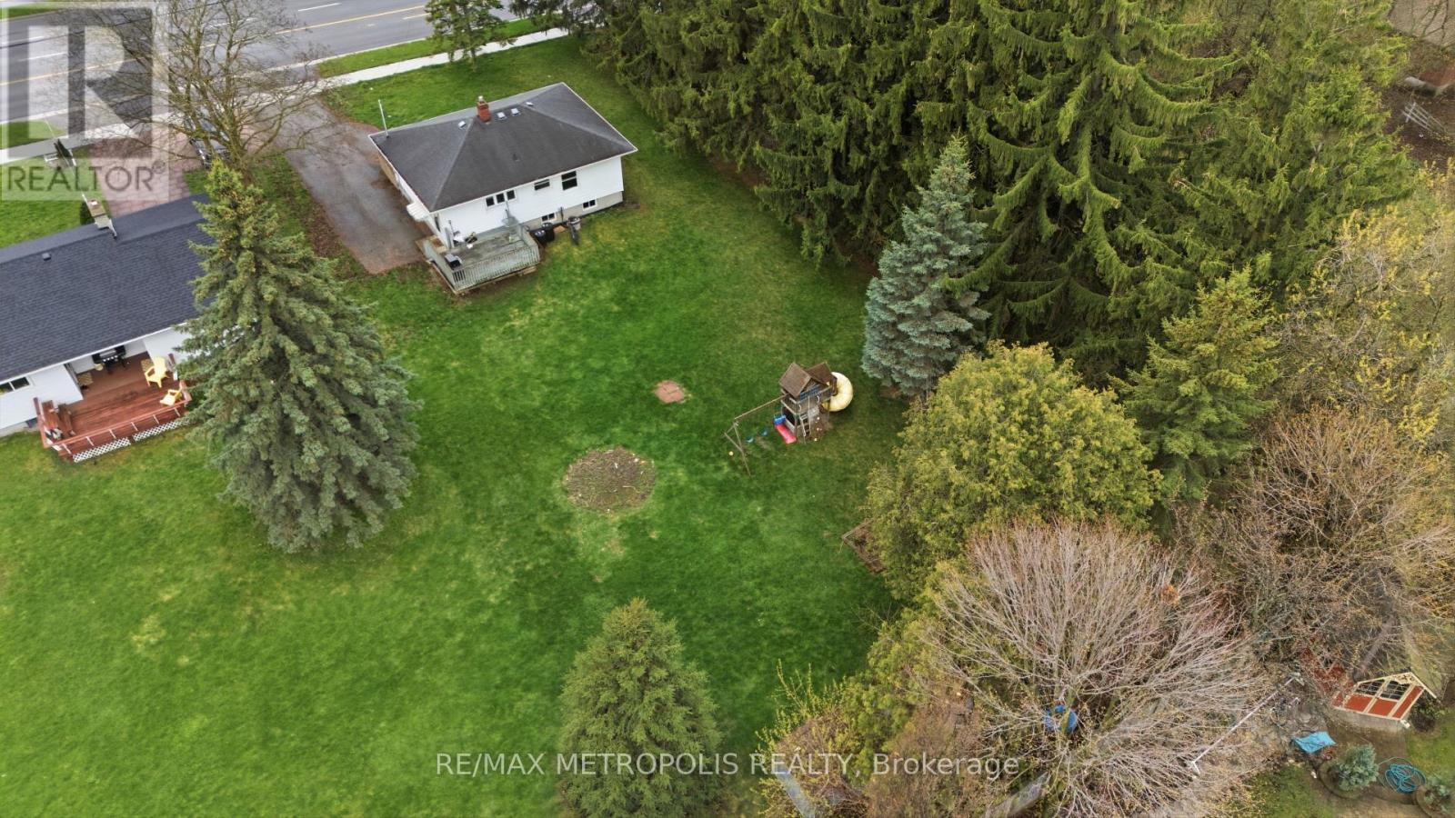 148 Winchester Road E, Whitby, Ontario  L1M 1X2 - Photo 11 - E13064912