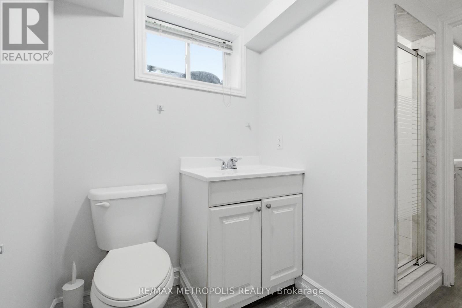 148 Winchester Road E, Whitby, Ontario  L1M 1X2 - Photo 7 - E13064912