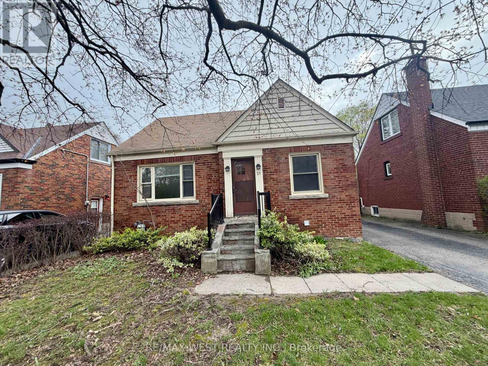 21 Plaxton Drive, Toronto, Ontario  M4B 2P6 - Photo 11 - E13064926