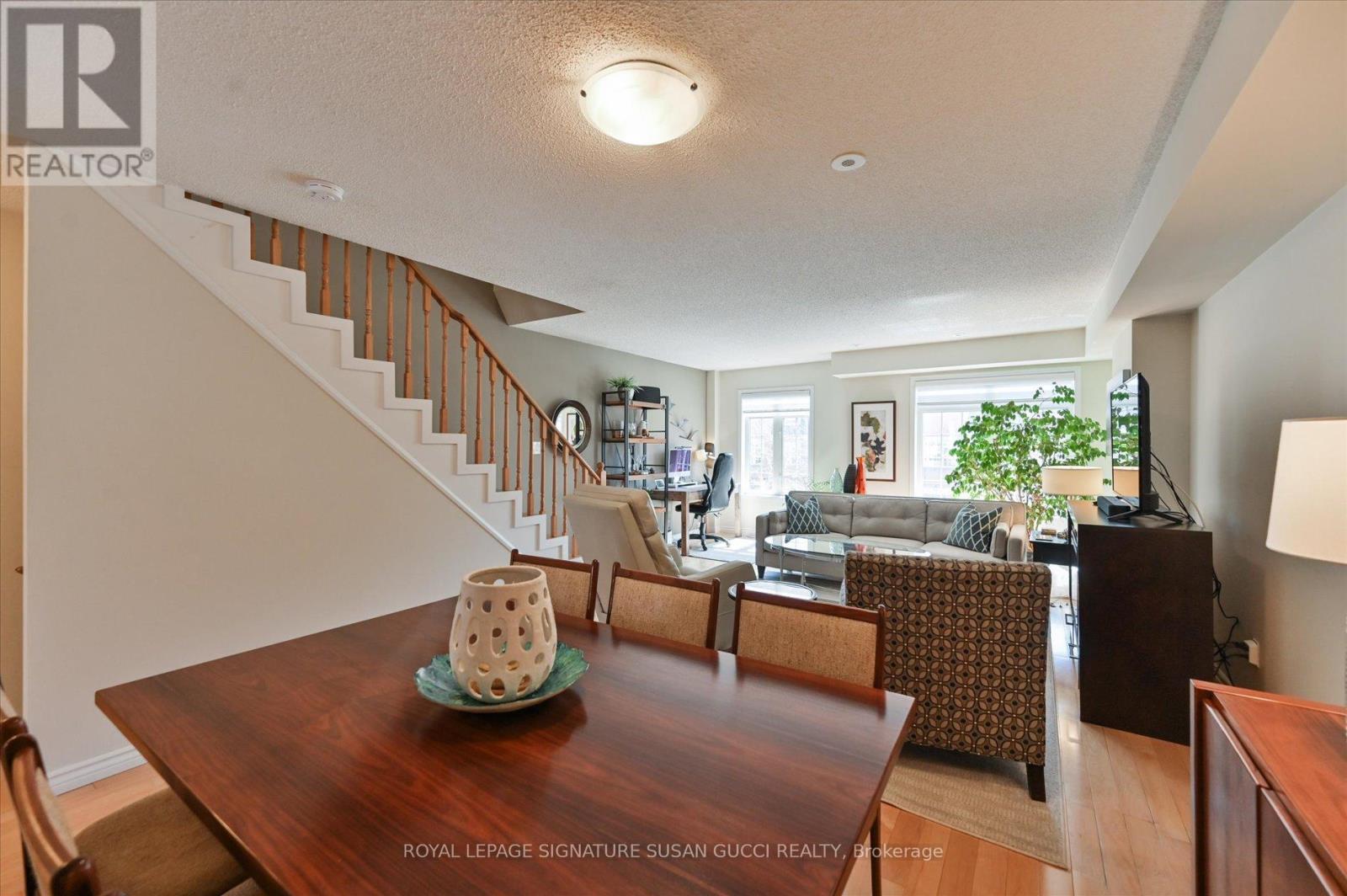 4 Blair Street, Toronto, Ontario  M4B 3N6 - Photo 5 - E13065058