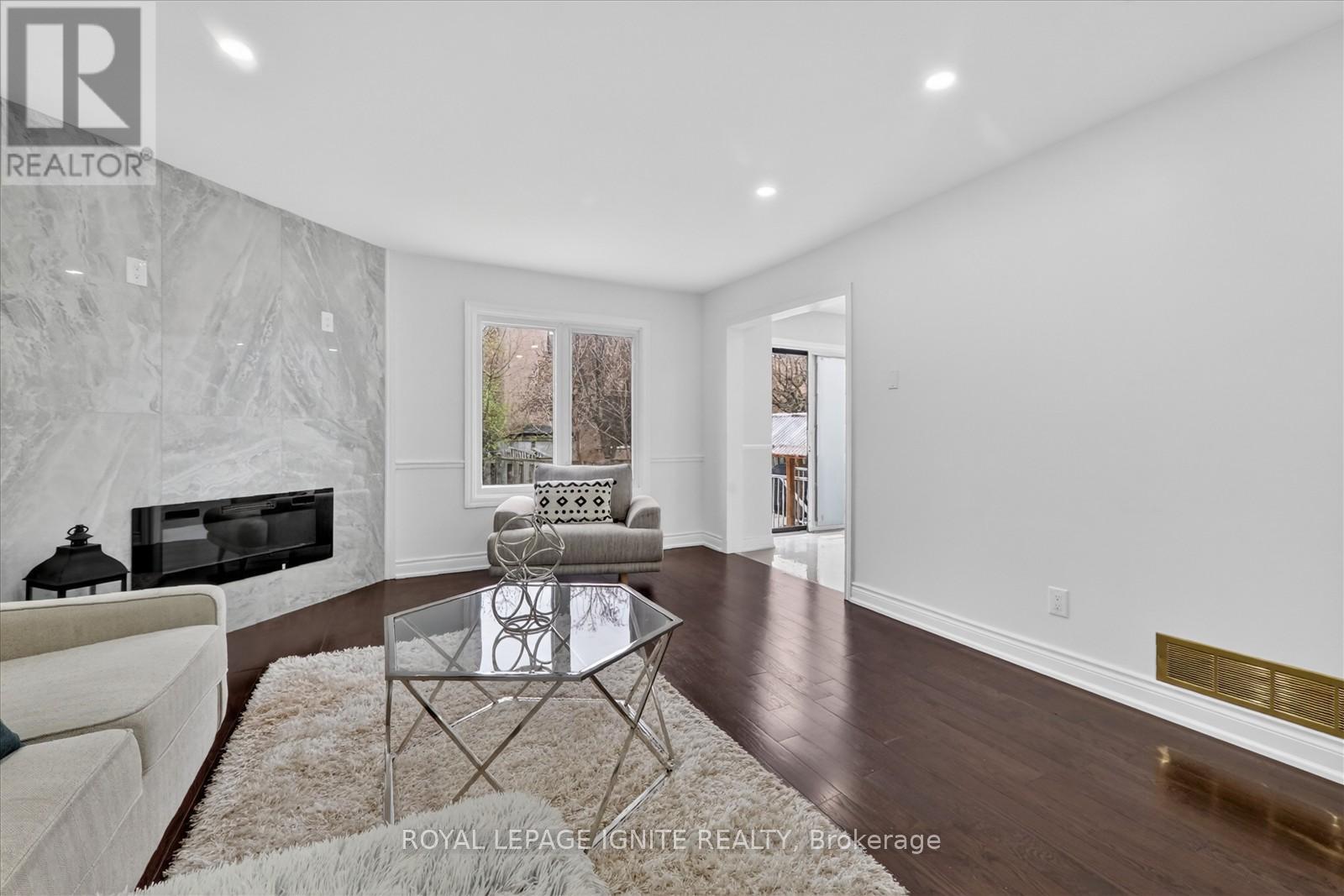 205 Hupfield Trail, Toronto, Ontario  M1B 4N9 - Photo 11 - E13065132