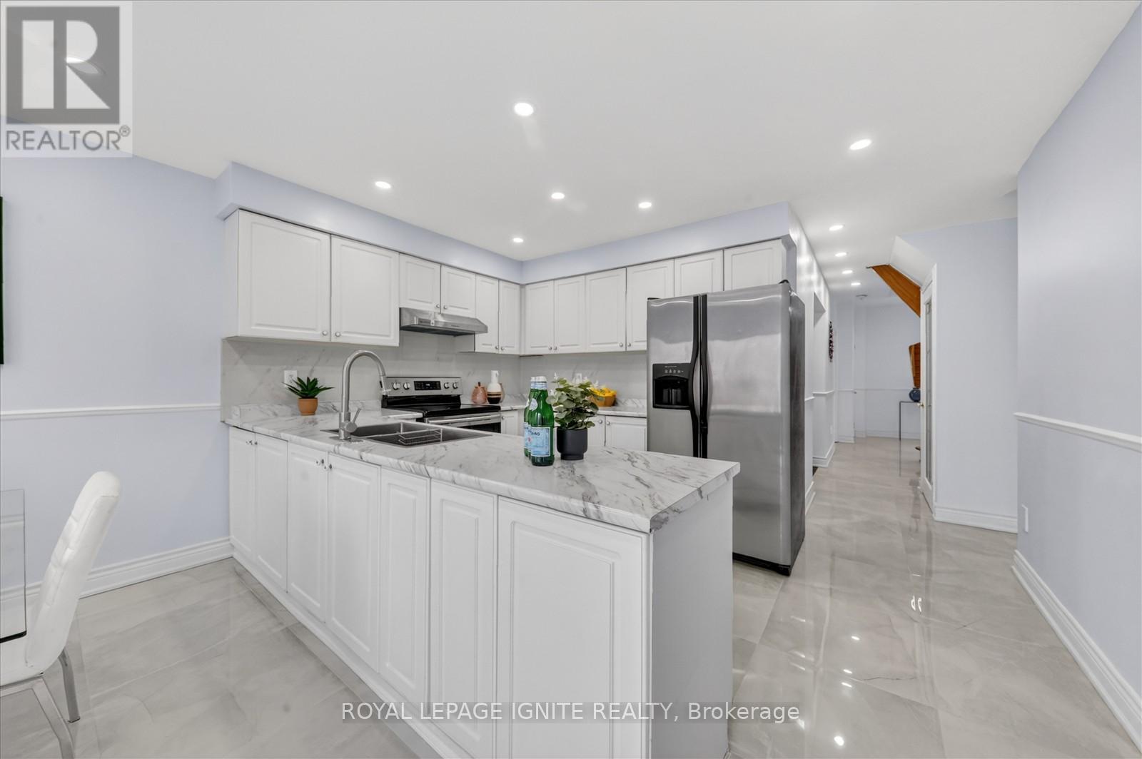 205 Hupfield Trail, Toronto, Ontario  M1B 4N9 - Photo 14 - E13065132