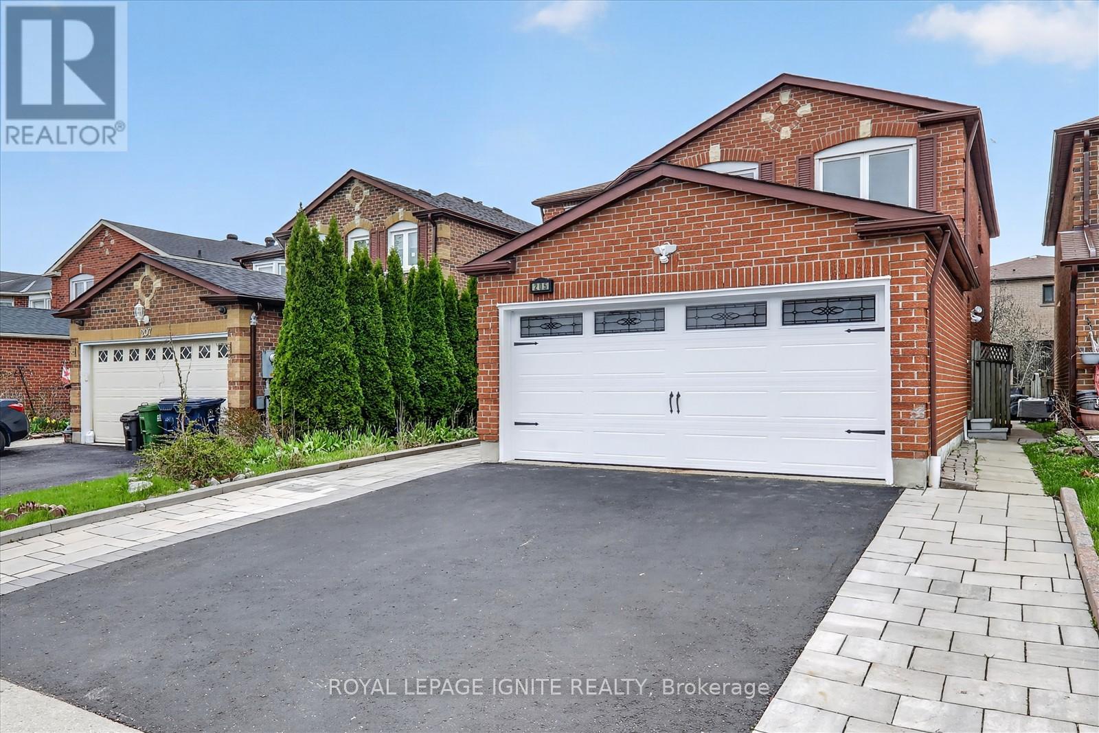 205 Hupfield Trail, Toronto, Ontario  M1B 4N9 - Photo 3 - E13065132