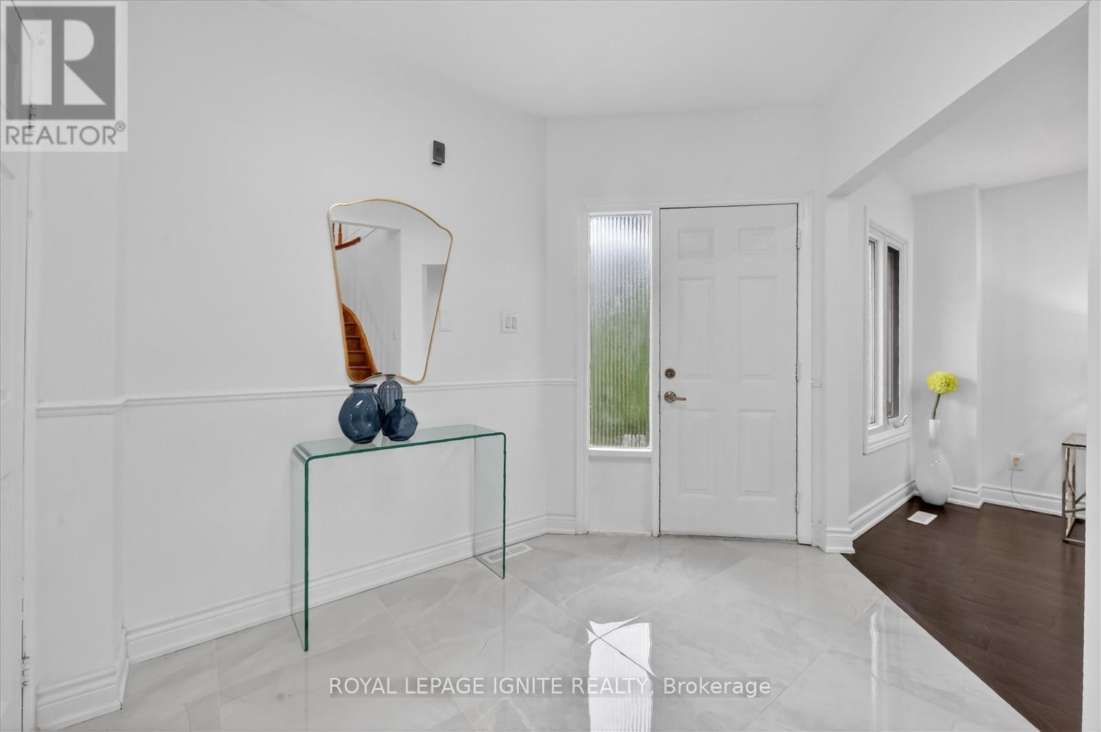 205 Hupfield Trail, Toronto, Ontario  M1B 4N9 - Photo 5 - E13065132