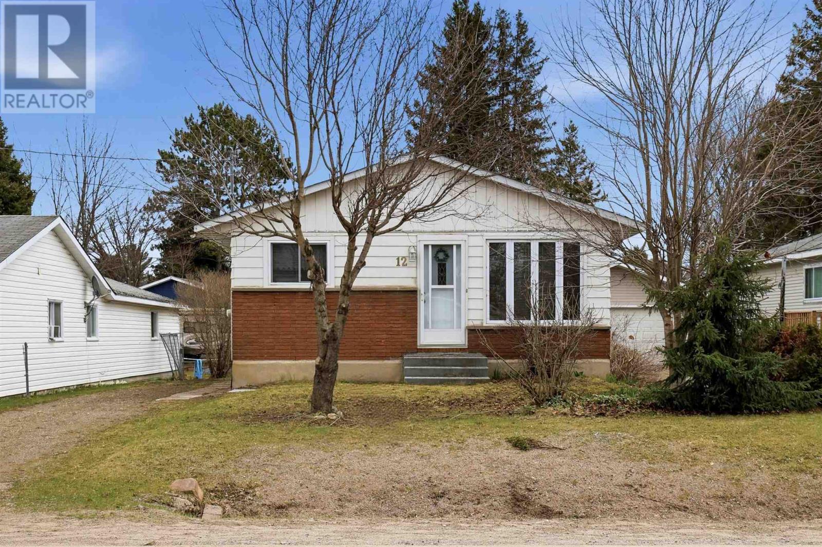 12 Vera St, Sault Ste. Marie, Ontario  P6B 5M8 - Photo 1 - SM260464