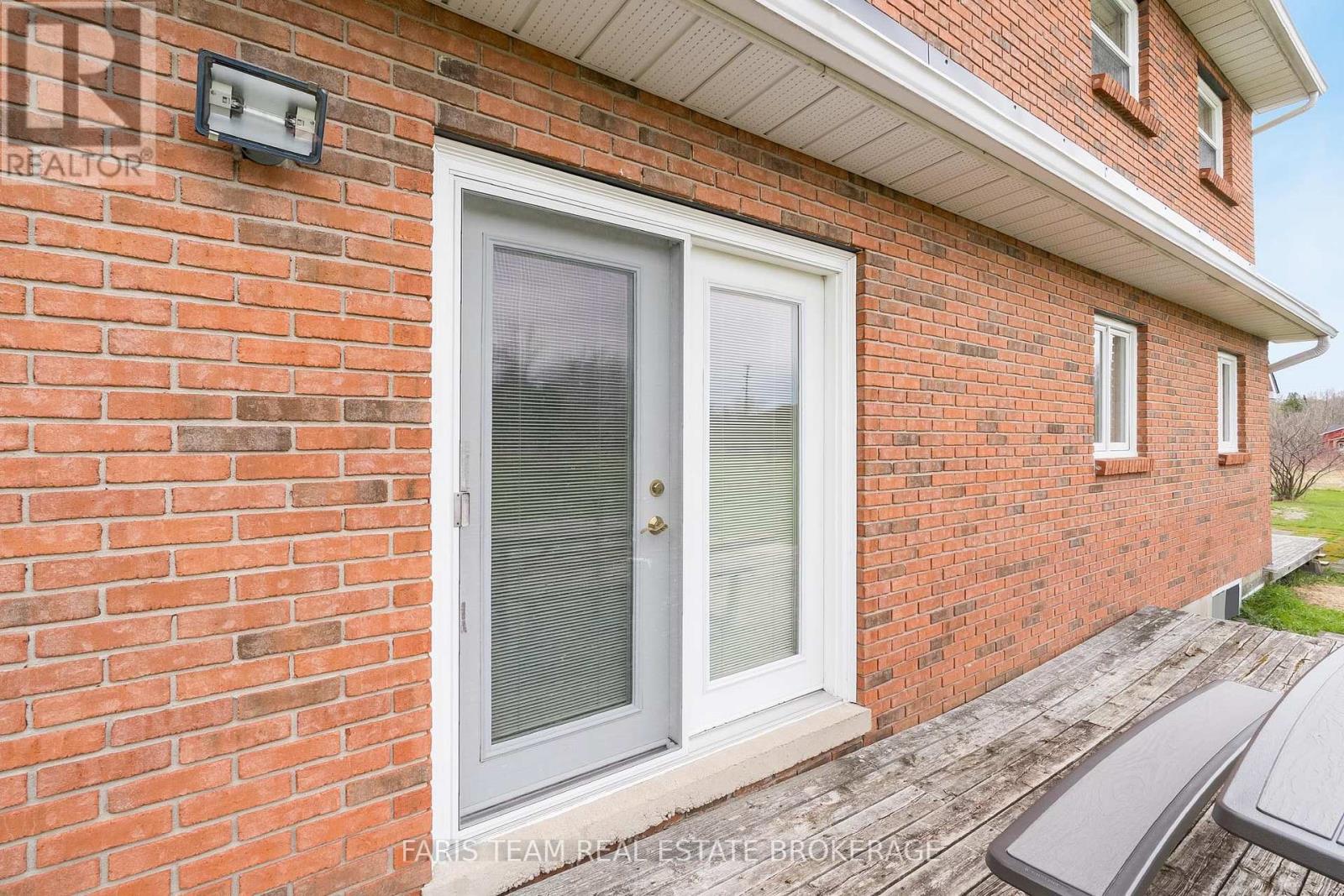 2104 Newton Street, Tay, Ontario  L0K 2A0 - Photo 31 - S12990496