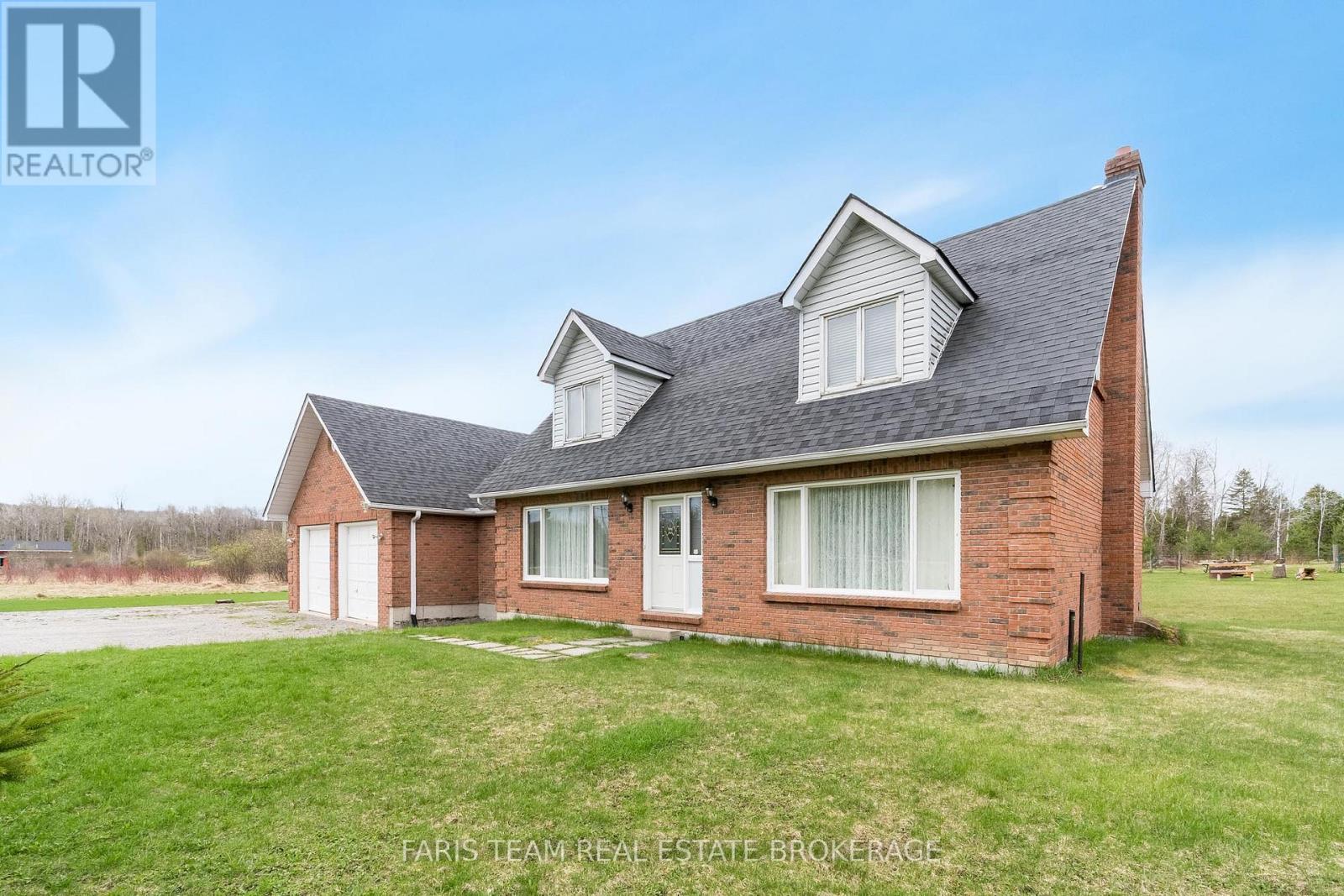 2104 Newton Street, Tay, Ontario  L0K 2A0 - Photo 4 - S12990496