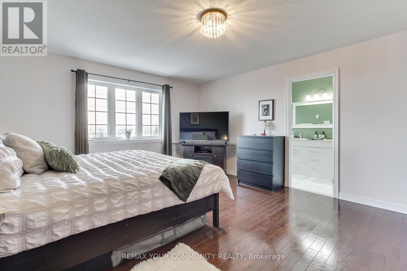 506 Foxcroft Boulevard, Newmarket, Ontario  L3X 3L6 - Photo 17 - N13064924