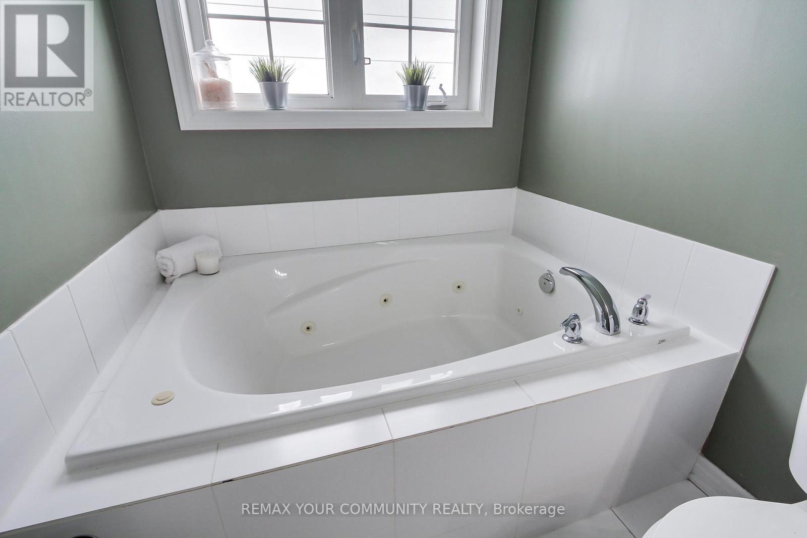 506 Foxcroft Boulevard, Newmarket, Ontario  L3X 3L6 - Photo 20 - N13064924