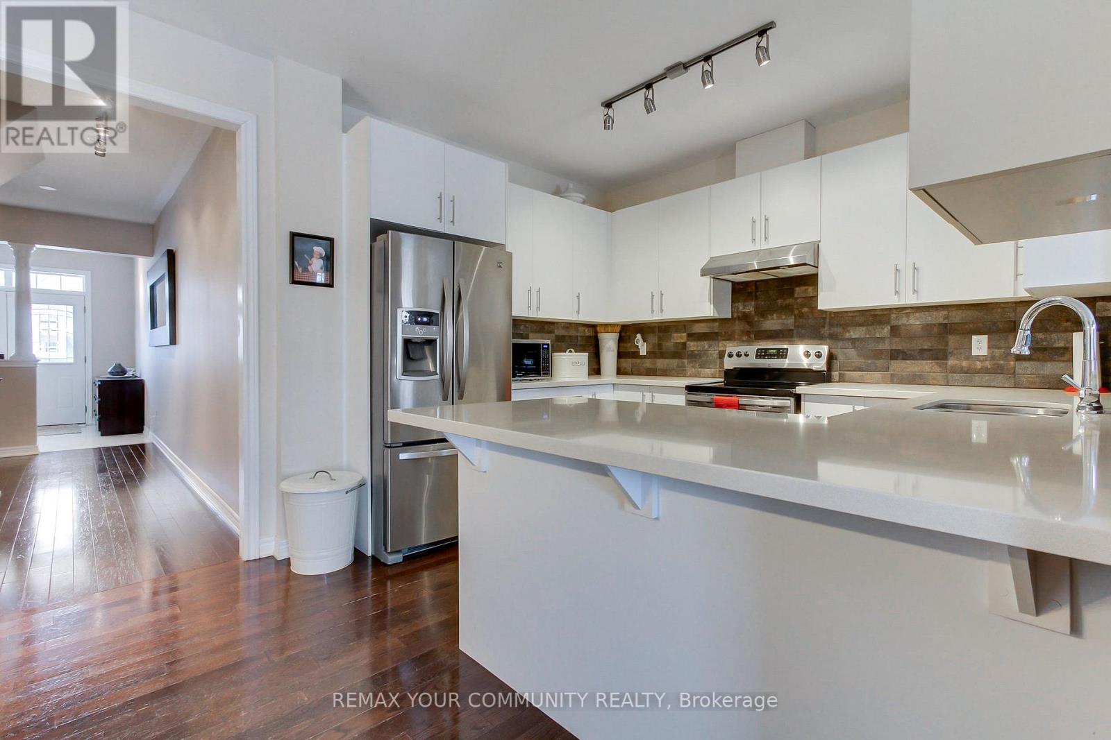506 Foxcroft Boulevard, Newmarket, Ontario  L3X 3L6 - Photo 7 - N13064924