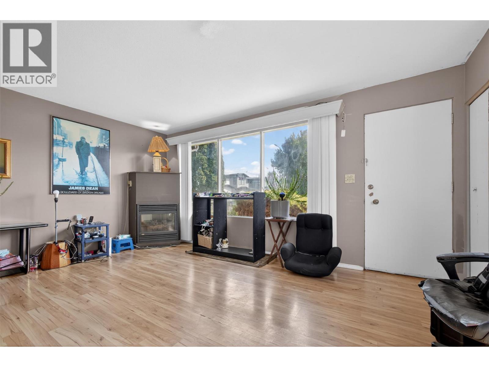 714 Patterson Avenue, Kelowna, British Columbia  V1Y 5C8 - Photo 5 - 10384211
